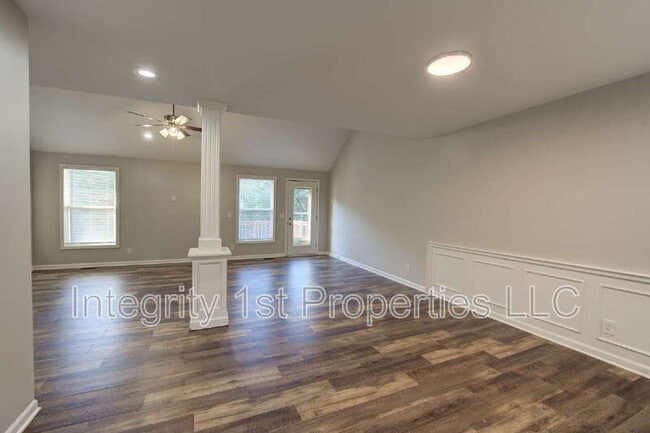 Photo - 1721 Collins Dr