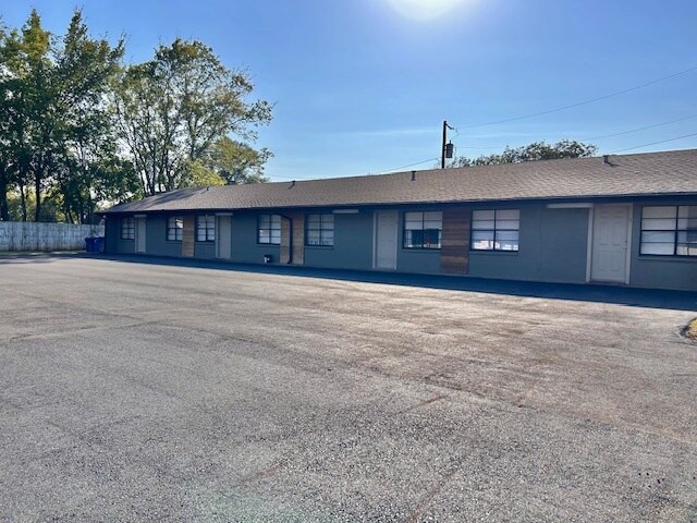 Photo - 307 W Main St House