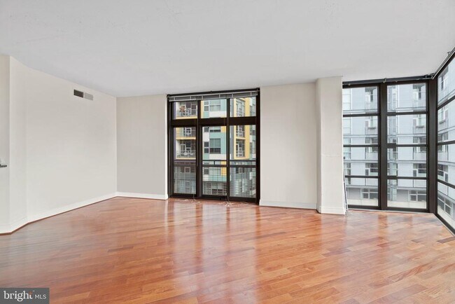 Photo - 2120 Vermont Ave NW Unit 323