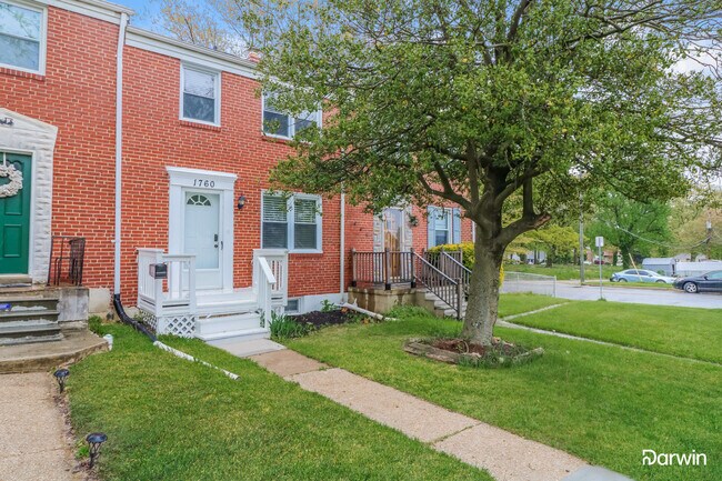Photo - 1760 Weston Ave