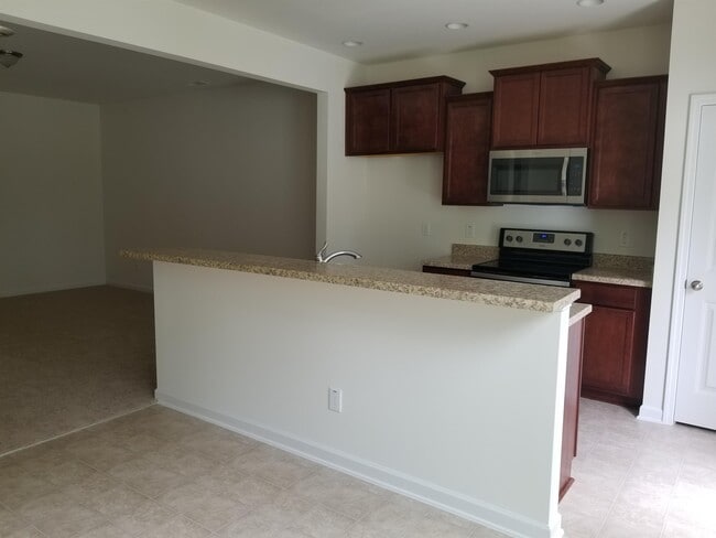 Photo - 49 E Grove Point Dr