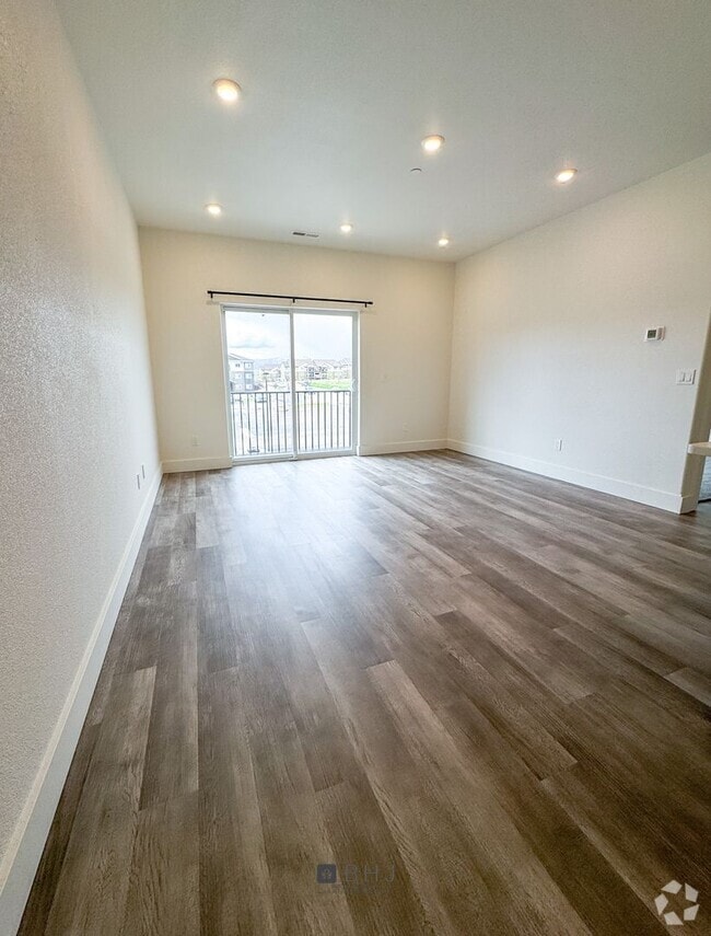 Building Photo - BRAND NEW Pet Friendly 1 bed/ 1 bath apart... Unit # 201 Rental