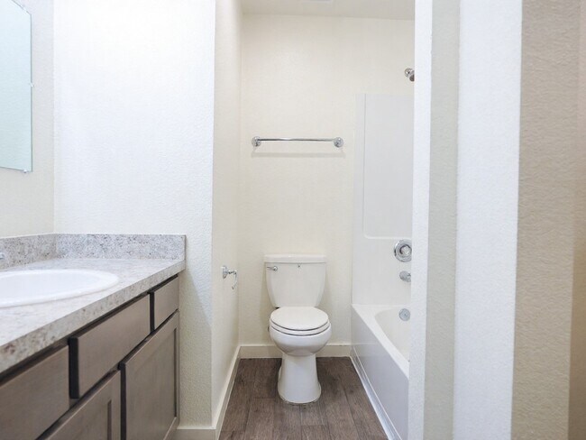 Photo - 21155 Gosling Rd Unit 7D