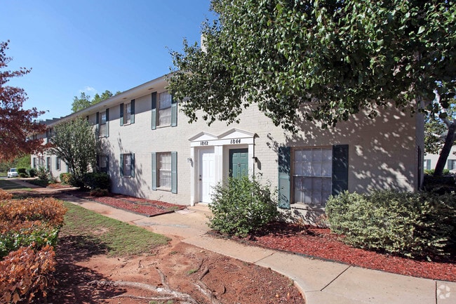 Willowbrook Apartments - Willowbrook Apartments