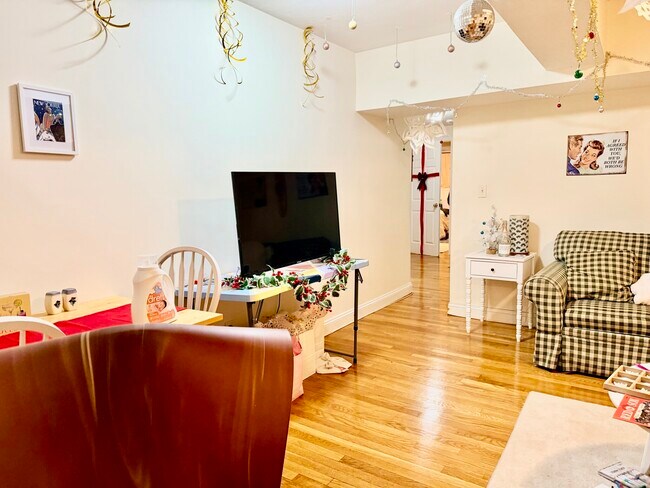 Photo - 1122 Commonwealth Ave Unit 7