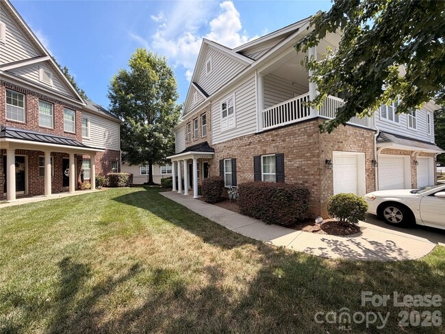 Building Photo - 14635 Juventus St