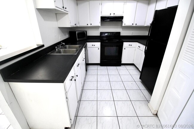 Photo - 6287 Scotch Pine Ln