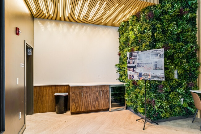 07-865_Este-7 - 865 East