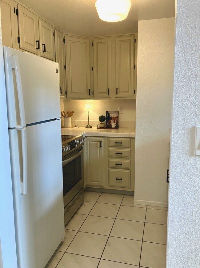 1440 Veteran Ave Unit 327