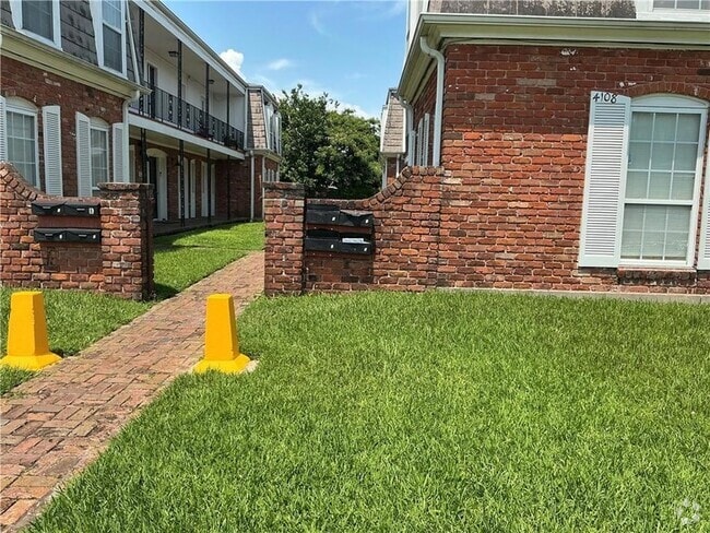 Building Photo - 4108 B St Unit B Rental