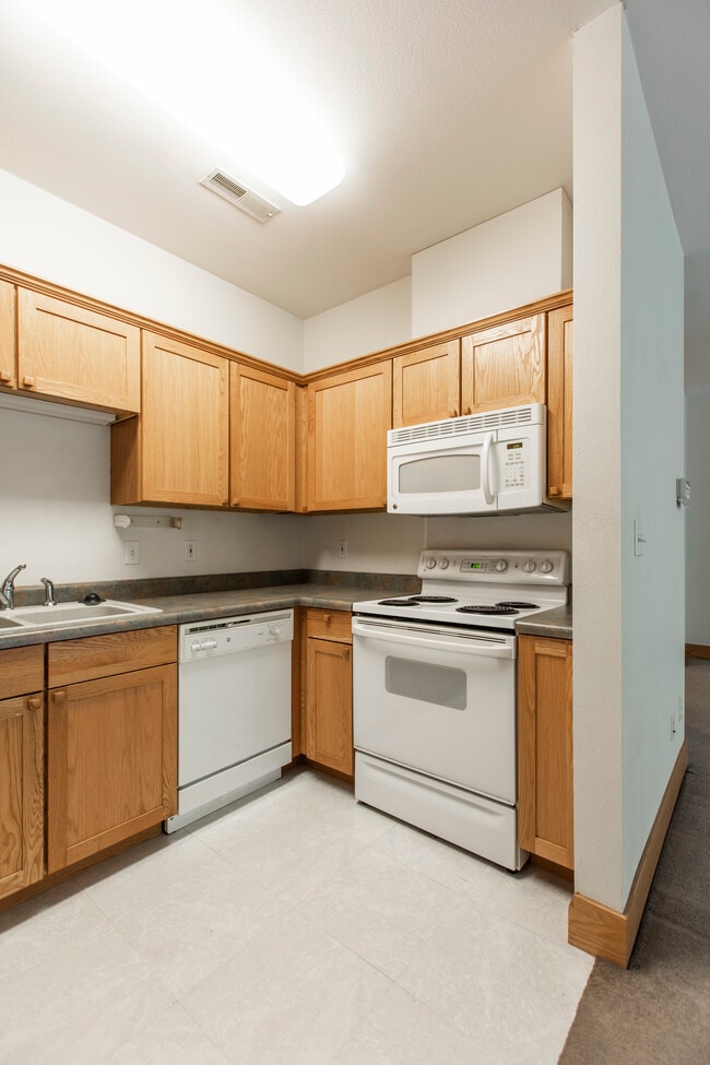 Photo - 220 River Street