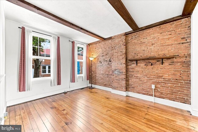 Photo - 122 E Miner St