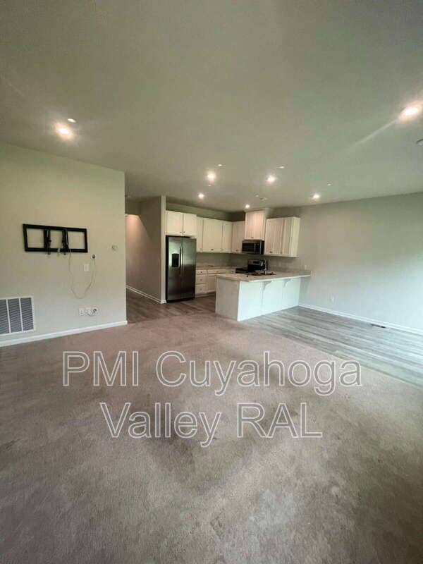 Photo - 1161 Meadow Run