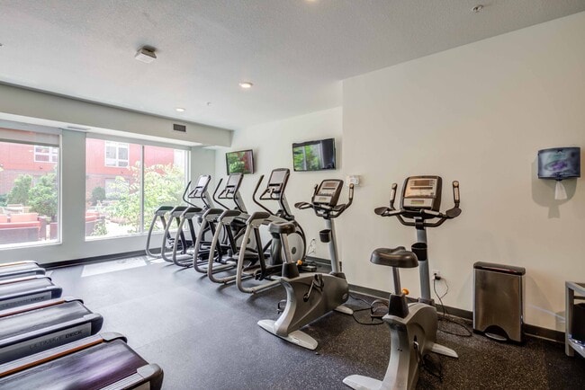 The-Knoll-Dinkytown-Off-Campus-Apartments-Near-The-University-of-Minnesota-Resident-Clubhouse-Fitness-Center-Cardio-Machines