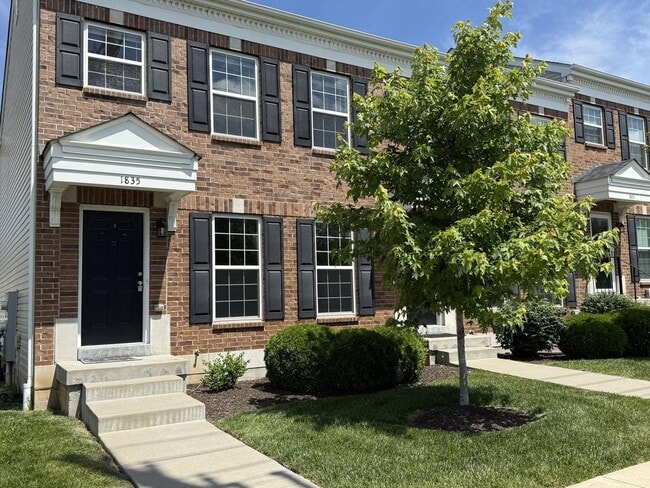 Building Photo - Beautiful 3 Bedroom / 2.5 Bath for Rent in Maryland Heights !