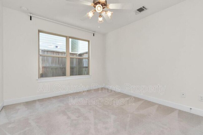 Photo - 3627 Main Plaza Dr