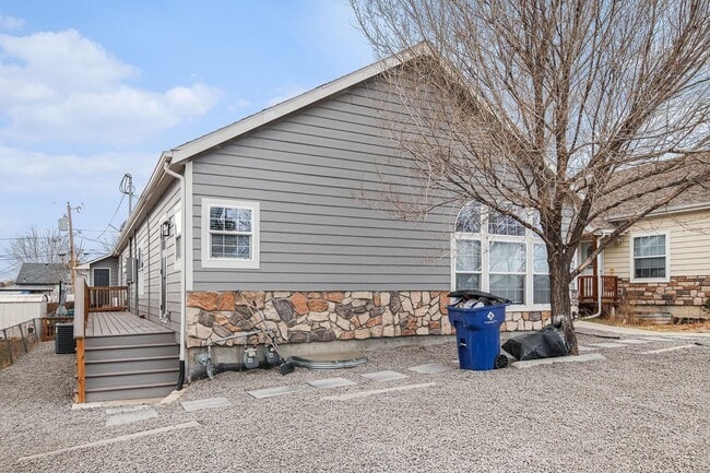 Building Photo - Gorgeous Newly Remodeled Home!