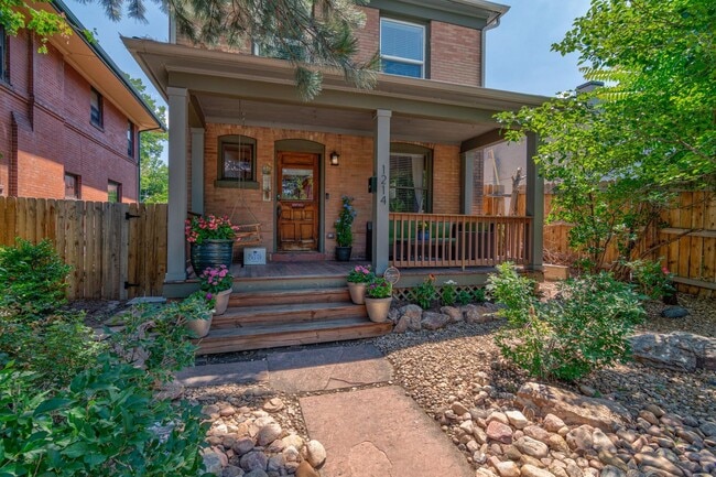 Building Photo - Fantastic 4 bedroom, 3 bath, 2 car garage!