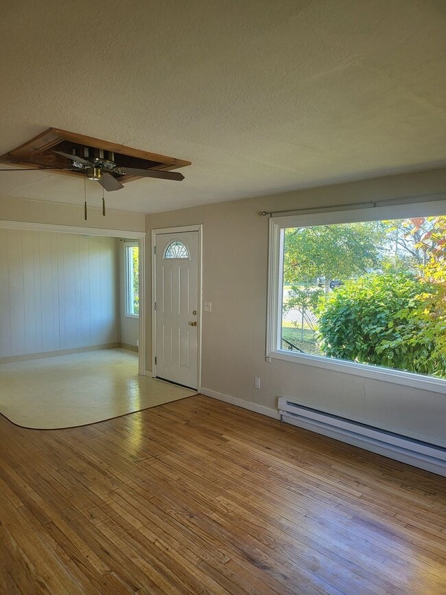 Photo - Cute House Close to W.F West High School!