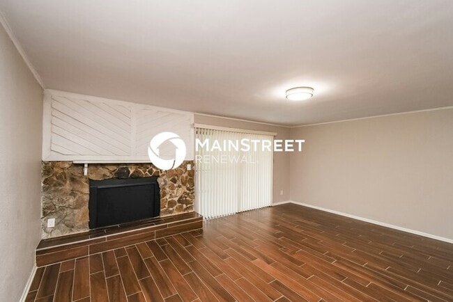 Photo - 3 Bedroom Pet-Friendly Home in JACKSONVILLE, FL with Main Street Renewal