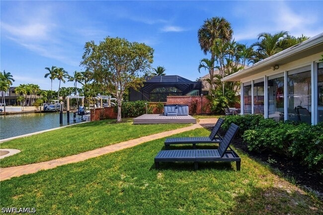 Building Photo - 455 Bayside Ave