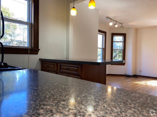 Building Photo - 88 Sheridan St Unit #4 Rental