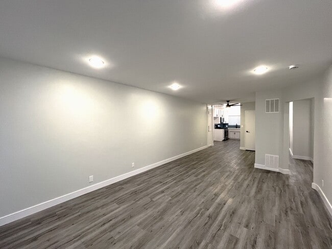 Photo - 123 California Ave