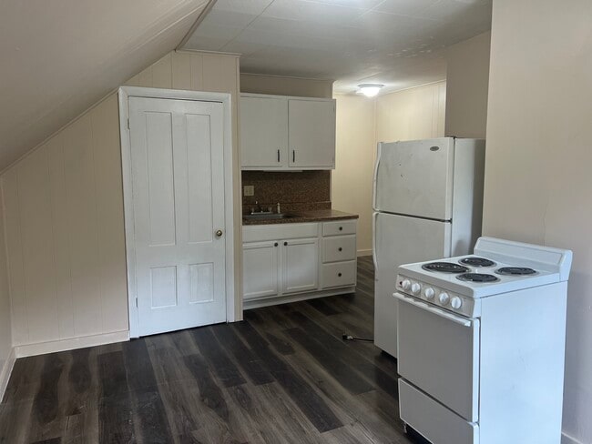 Photo - 352 Court St Unit #3