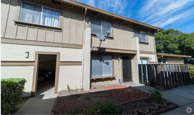 Building Photo - Edison Property Unit 2 Rental