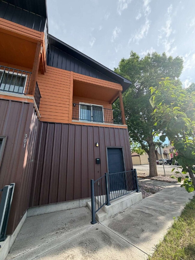 Building Photo - Modern 2 Bed, 2 Bath Duplex in Laurel Unit #1