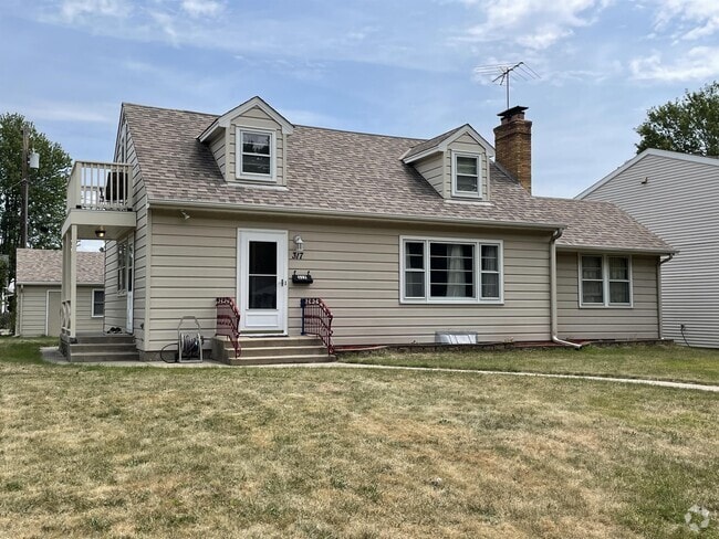 Building Photo - 317 15th Ave N Rental