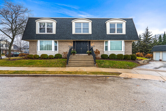 Photo - 3042 E Newport Ct Apartment