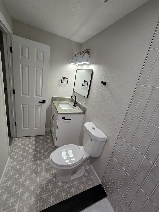 Photo - 509 E 41st St