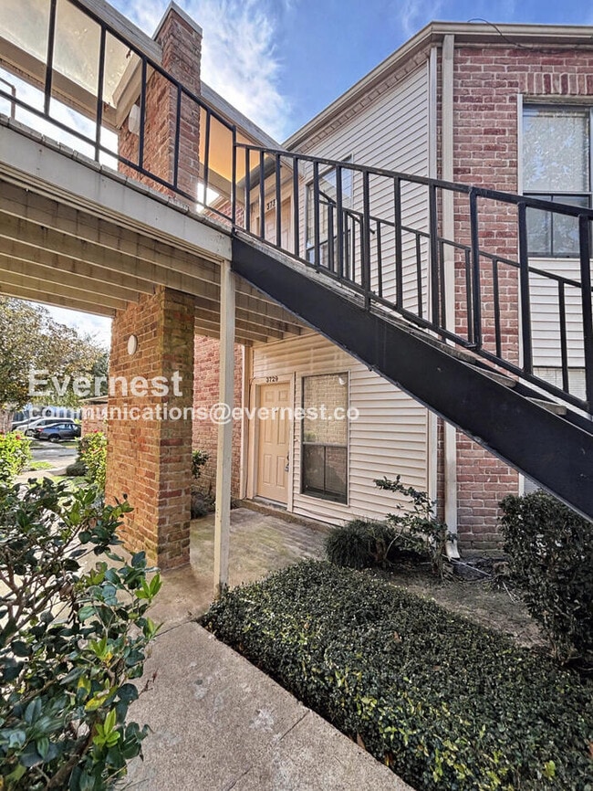 Building Photo - 3729 Thistlemont Dr