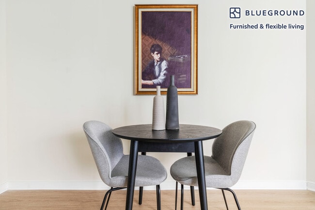 Photo - 2400 M St NW Unidad FL2-ID172