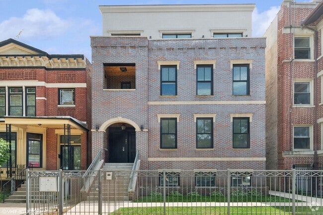 Building Photo - 441 E Oakwood Blvd Rental