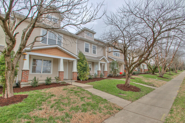 Photo - 736 Vernon Ave Townhome