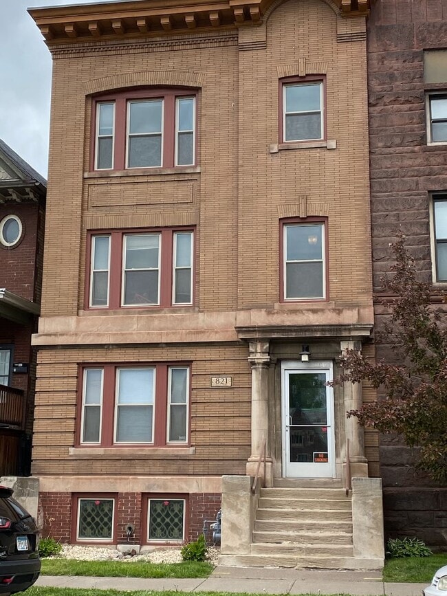 Photo - 821 E 1st St Unit 3