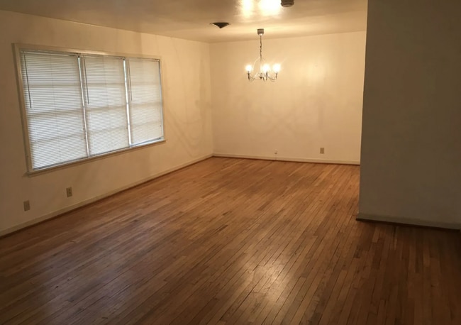 Photo - 4005 Oaklawn St