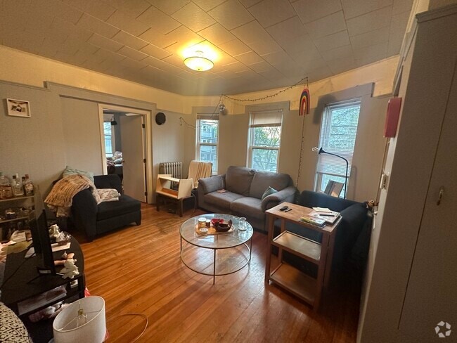 Building Photo - 69 Conwell Ave Unit 1 Rental