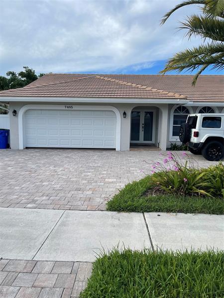 Photo - 7485 Royal Palm Blvd