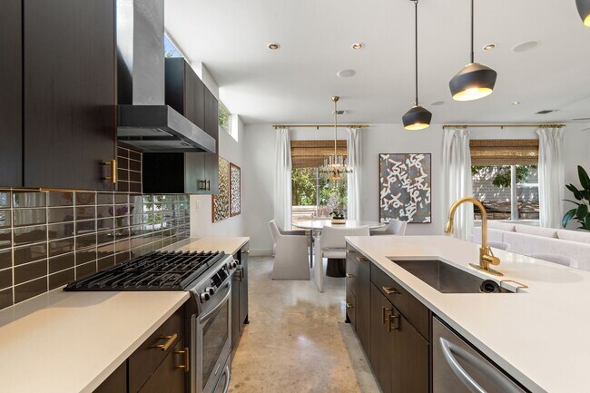Photo - 2105 Goodrich Ave