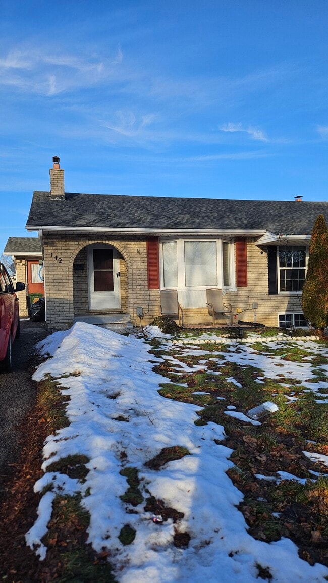 Photo - 142 Guildwood Dr