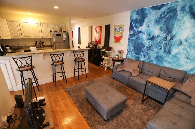 Photo - 74 Egmont St Unit 4