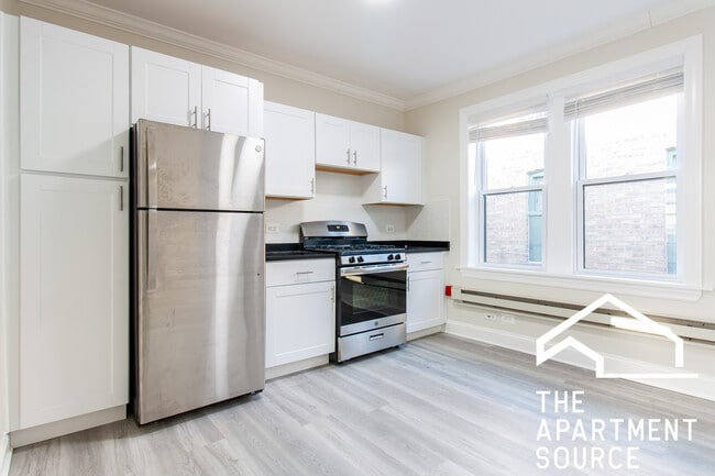 Photo - 837.5 W Cornelia Ave Unidad 3S