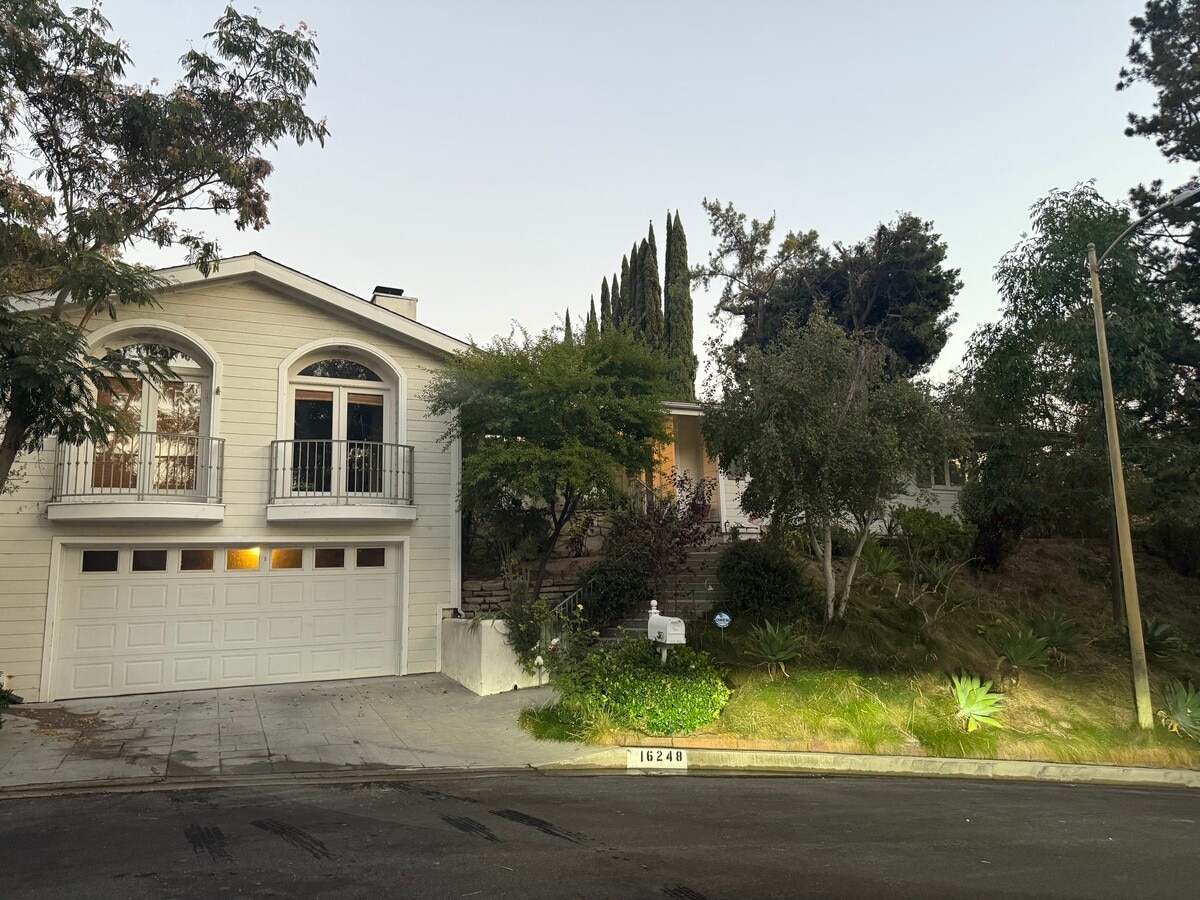 Photo - 16248 Darcia Pl House