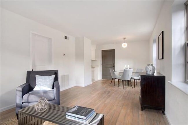 Photo - 1532 St Andrew St