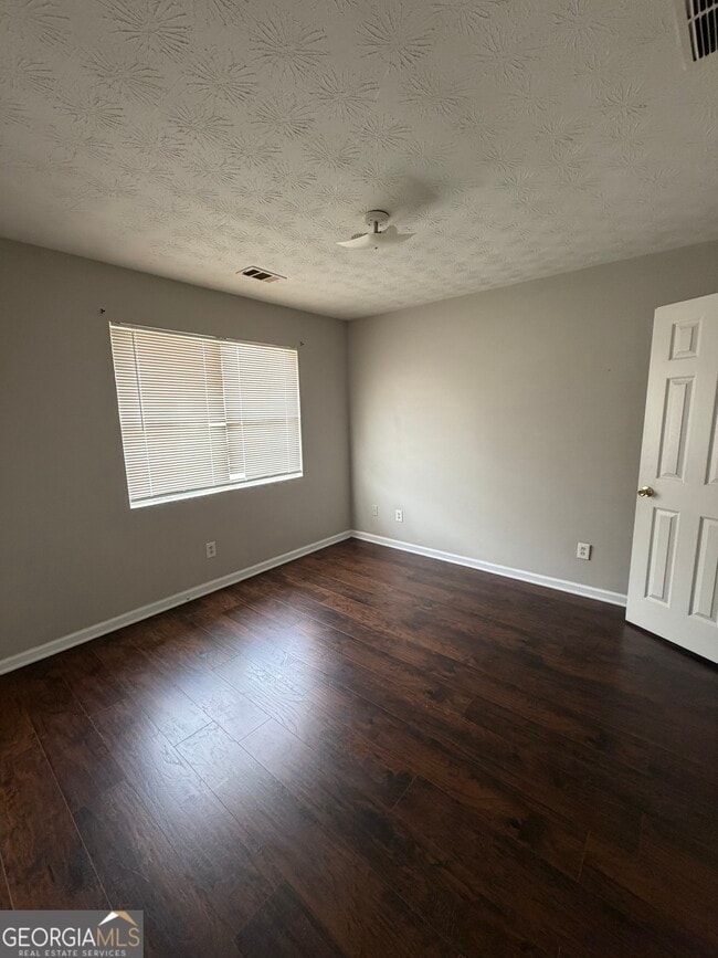 Photo - 1744 Bob White Ln SE