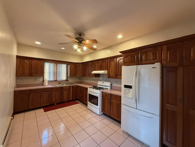 Photo - 25 Putnam St