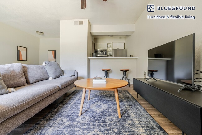 Photo - 1230 E 38th 1/2 St Unidad FL1-ID305